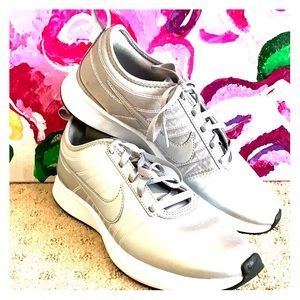 NIKE Chrome Silver 👽